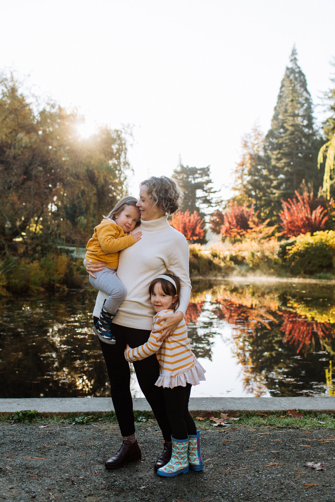 Outdoor fall motherhood session in the Cowichan Valley BC-18.jpg
