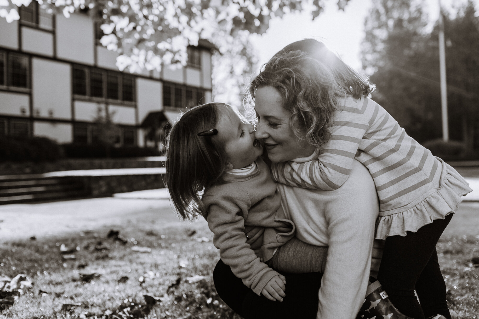 Outdoor fall motherhood session in the Cowichan Valley BC-27.jpg