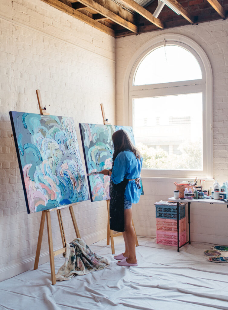 Surf Coast artist Erin Reinboth paints live at Greenhouse Interiors | Bobby Dazzler Photography